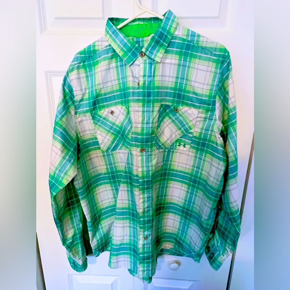 Under Armour Heat Gear Loose Long Sleeve Button Down  - Large